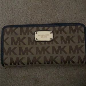 Michael kors wallet